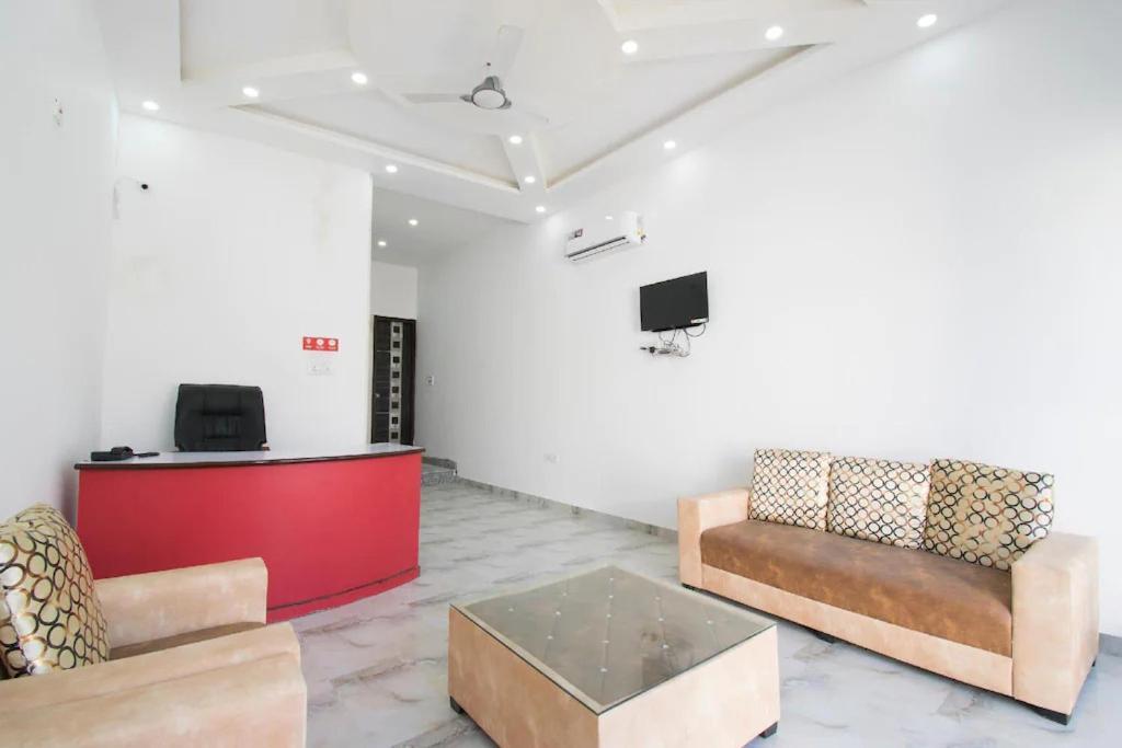 Airport Hotel Prince Palace By Byobhotels Yeni Delhi Dış mekan fotoğraf