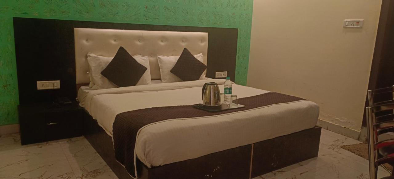 Airport Hotel Prince Palace By Byobhotels Yeni Delhi Dış mekan fotoğraf