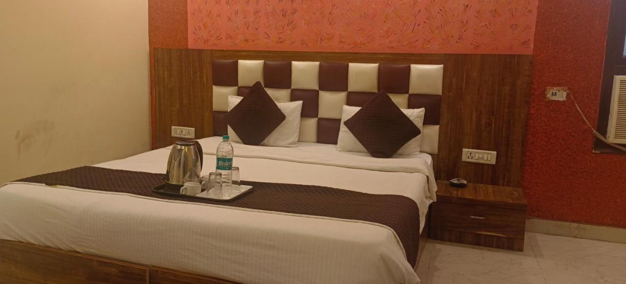 Airport Hotel Prince Palace By Byobhotels Yeni Delhi Dış mekan fotoğraf
