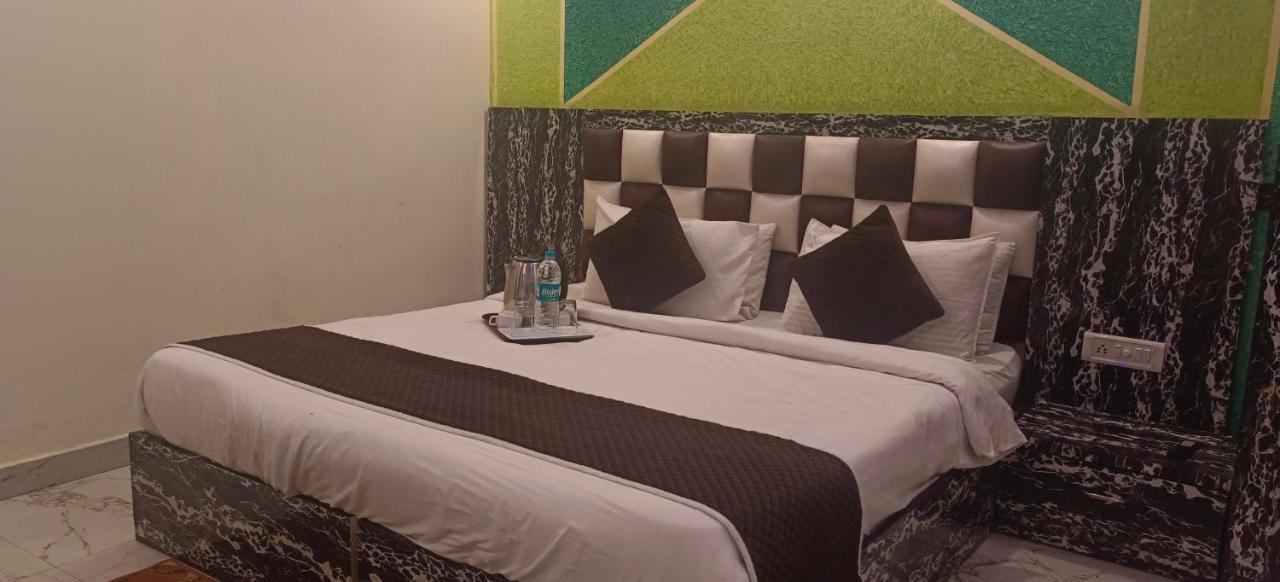 Airport Hotel Prince Palace By Byobhotels Yeni Delhi Dış mekan fotoğraf