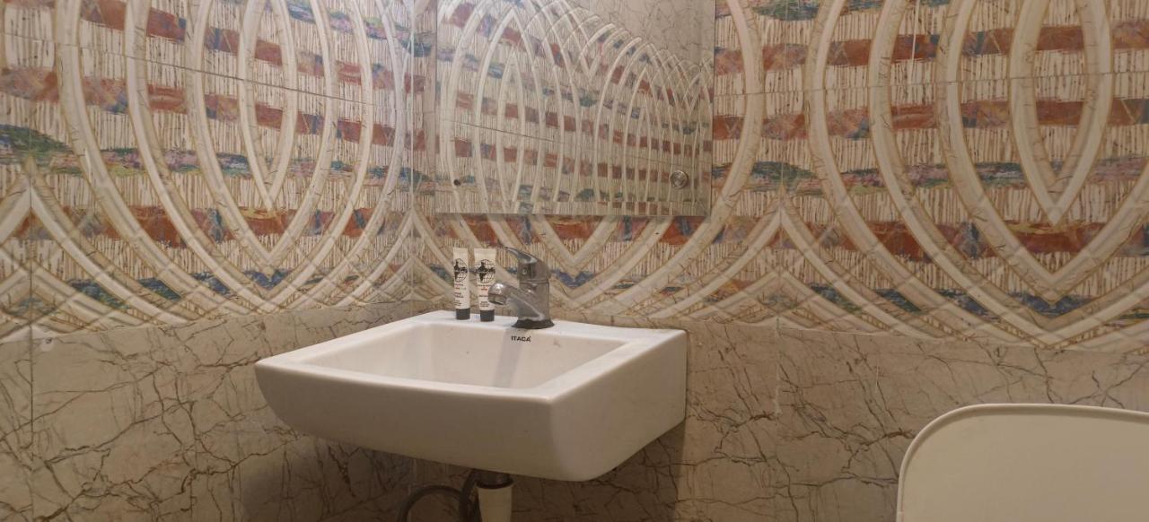 Airport Hotel Prince Palace By Byobhotels Yeni Delhi Dış mekan fotoğraf